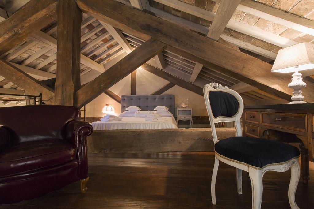 Le Bifore Cortona Bilik gambar