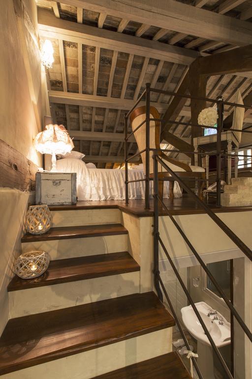 Le Bifore Cortona Bilik gambar