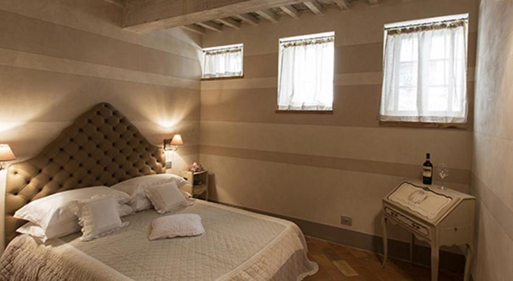 Le Bifore Cortona Bilik gambar