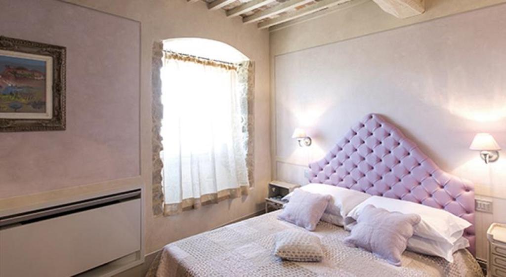 Le Bifore Cortona Bilik gambar