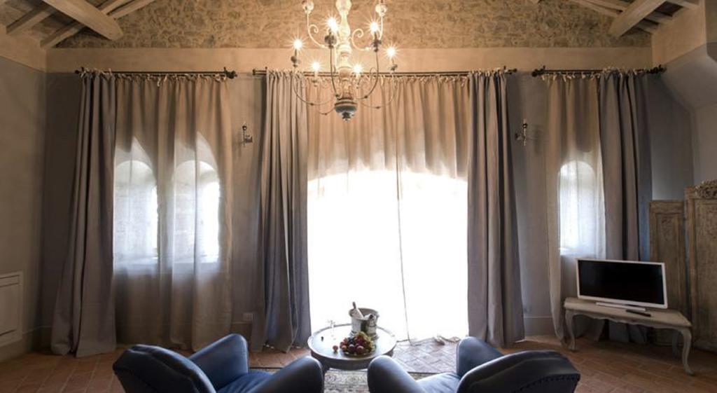 Le Bifore Cortona Bilik gambar