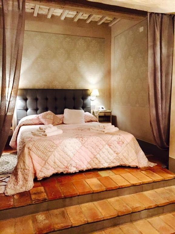 Le Bifore Cortona Bilik gambar